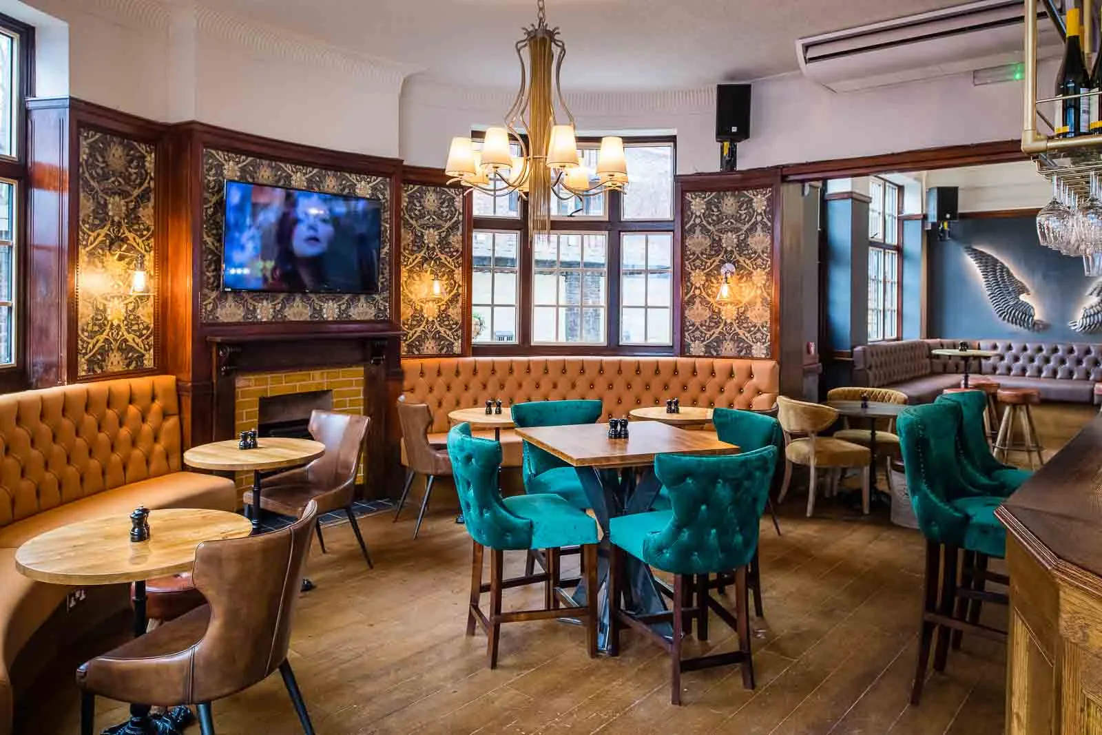 Cozy restaurant with group seating